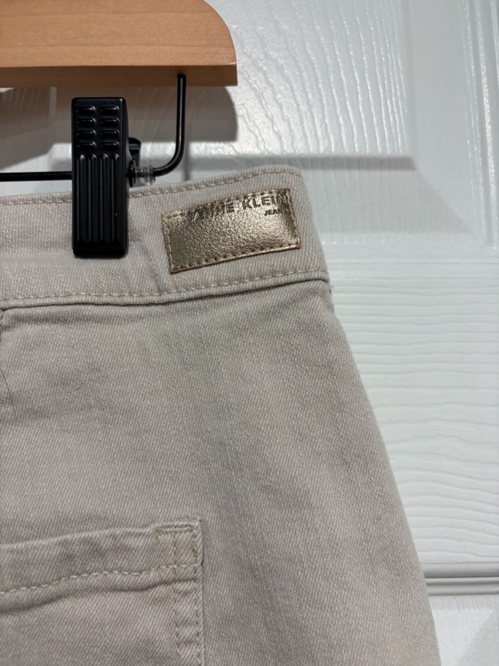 Anne Klein Women’s Beige Roll-Hem Shorts Cotton Blend - Picture 4 of 7